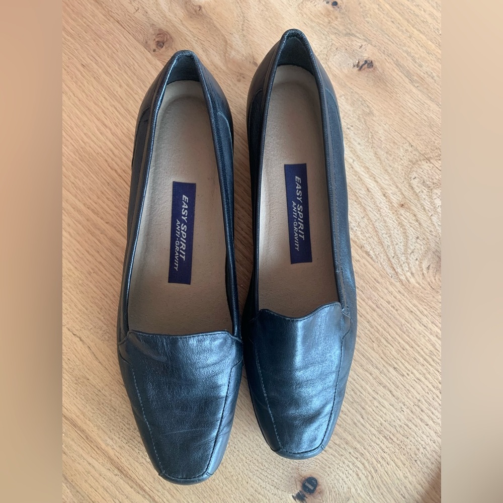 Easy Spirit Anti-Gravity Black Women’s‎ Loafer Leather Size 9 great Condi…